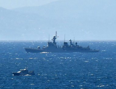 ΕΚΤΑΚΤΟ: Βρετανικά πολεμικά σκάφη καταδίωξαν ισπανικό περιπολικό στο Γιβραλτάρ!